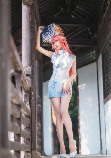 欧美激情喷出视频网_十万网红美女美酱